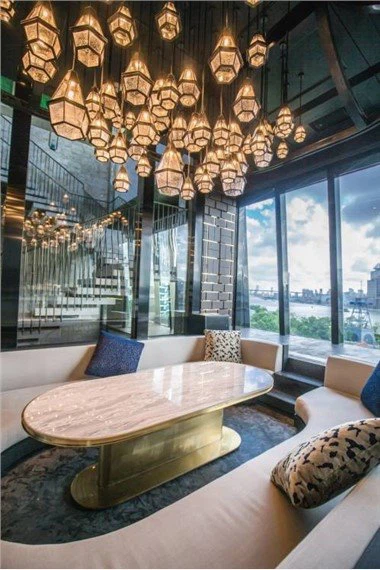 الطاولة الجماعية