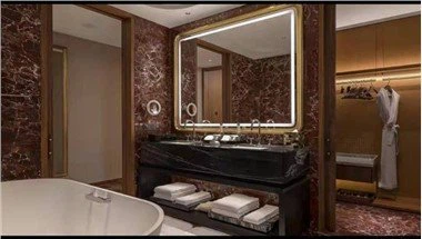 هل يمكن استخدام المرايا في العلاج؟